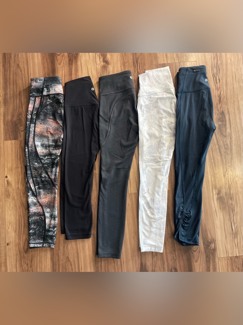 Lululemon Lot Size 4